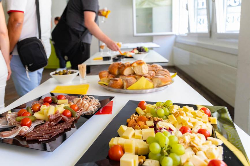 VSH-Abschluss Foto von Essen auf dem Tisch